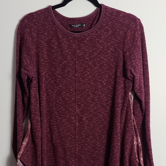 MAX JEANS Maroon Tunic Top with Side Slits and Patterned Back Size Small - Picture 6 of 16